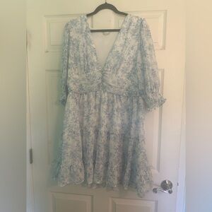 ARULA Blue and White Floral Long Sleeve Dress